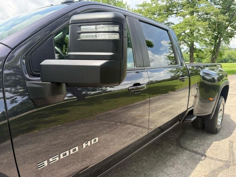 Chevrolet Silverado 3500HD LT Crew Cab 4WD 2024