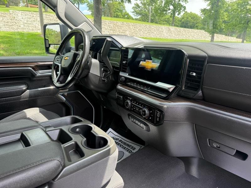 Chevrolet Silverado 3500HD LT Crew Cab 4WD 2024