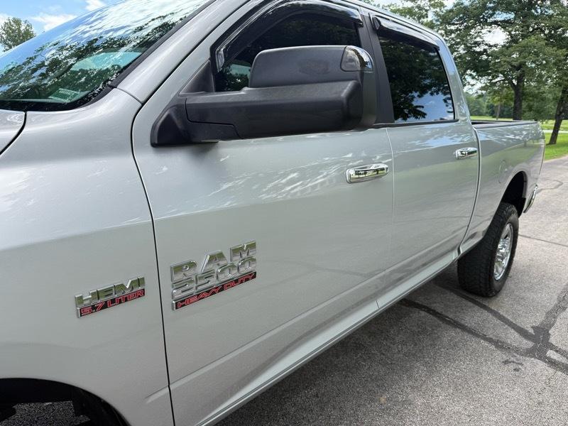 RAM 2500 SLT Crew Cab SWB 4WD 2017