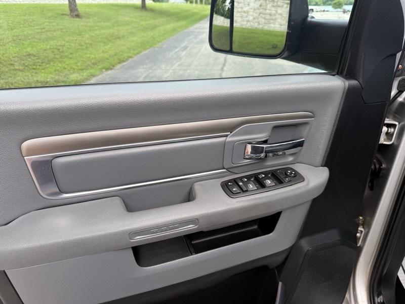 RAM 2500 SLT Crew Cab SWB 4WD 2017
