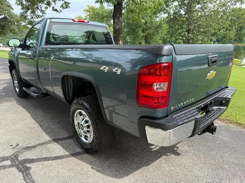 Chevrolet Silverado 2500HD Work Truck Long Box 4WD 2011
