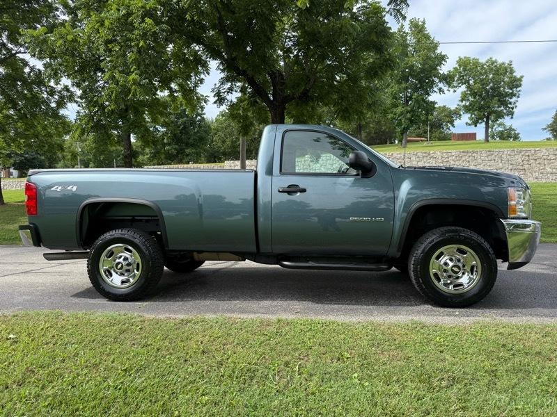 Chevrolet Silverado 2500HD Work Truck Long Box 4WD 2011