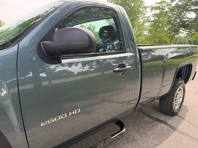 Chevrolet Silverado 2500HD Work Truck Long Box 4WD 2011