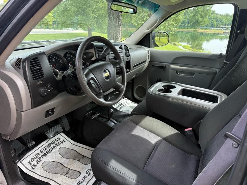 Chevrolet Silverado 2500HD Work Truck Long Box 4WD 2011
