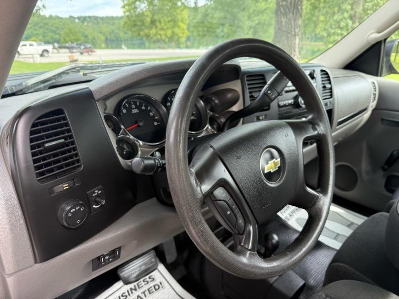 Chevrolet Silverado 2500HD Work Truck Long Box 4WD 2011