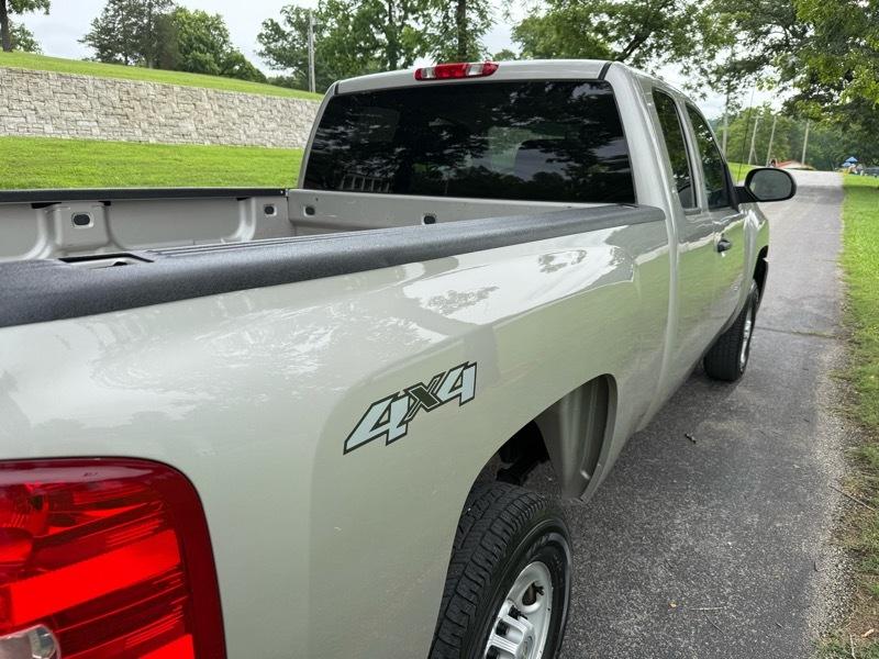 Chevrolet Silverado 2500HD Work Truck Ext. Cab Std. Box 4WD 2008