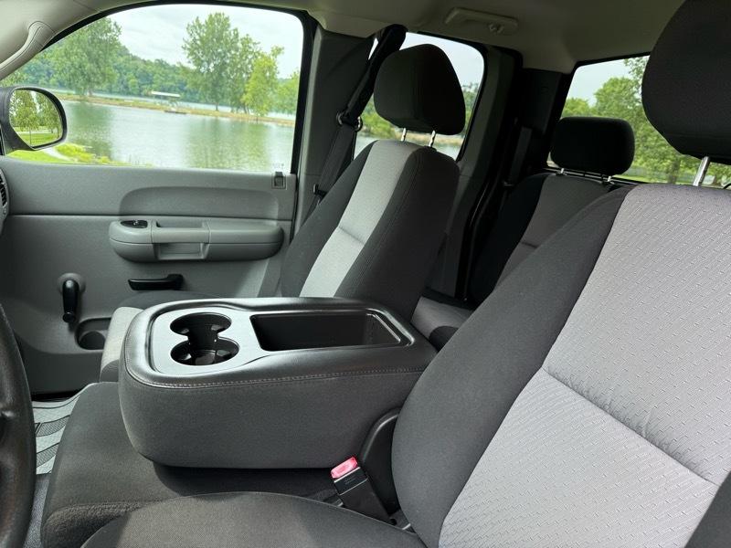 Chevrolet Silverado 2500HD Work Truck Ext. Cab Std. Box 4WD 2008