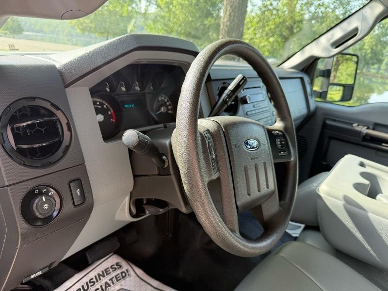 Ford F-250 SD XL SuperCab Long Bed 4WD 2013