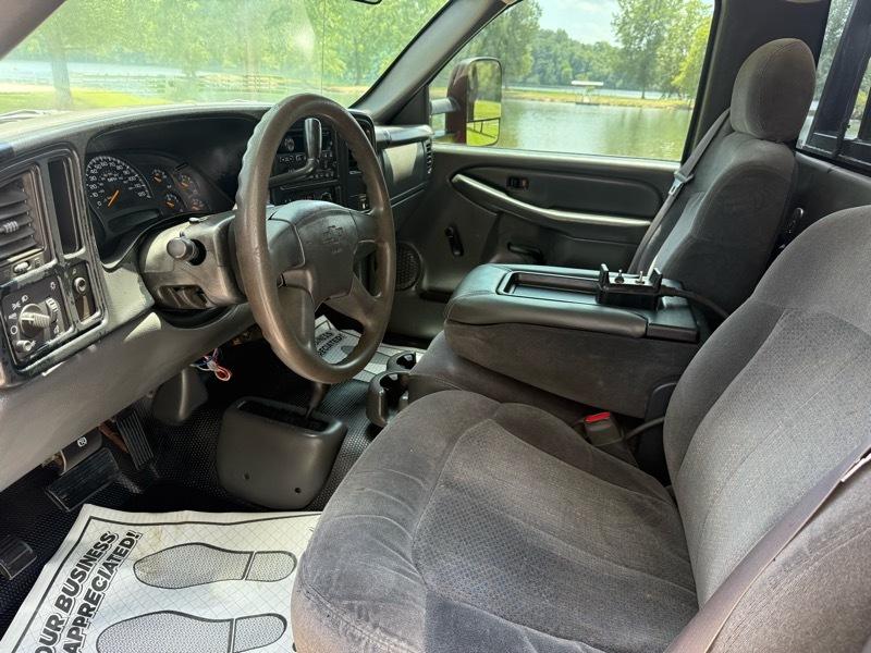 Chevrolet Silverado 2500HD Work Truck Long Bed 4WD 2004