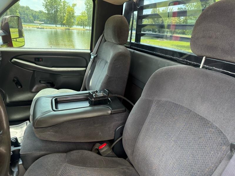 Chevrolet Silverado 2500HD Work Truck Long Bed 4WD 2004
