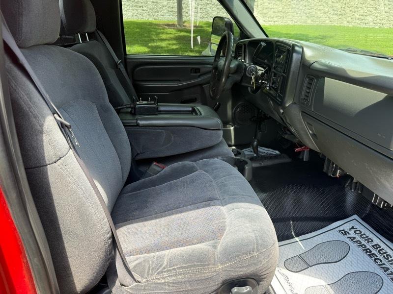 Chevrolet Silverado 2500HD Work Truck Long Bed 4WD 2004