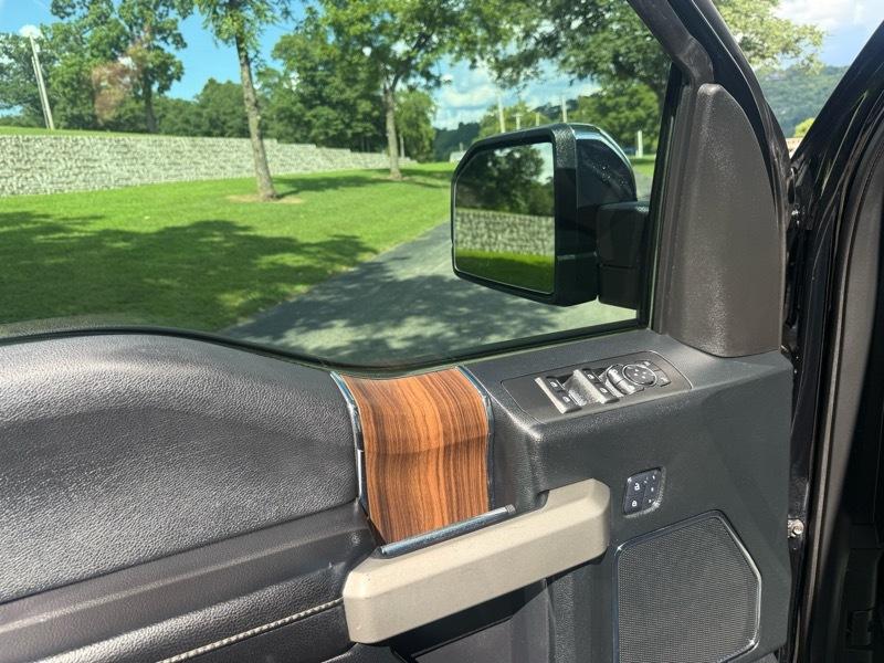 Ford F-150 Lariat SuperCrew 6.5-ft. Bed 4WD 2017