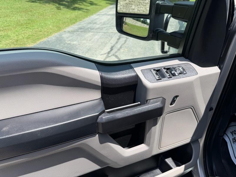 Ford F-350 SD XL Crew Cab Long Bed DRW 4WD 2018