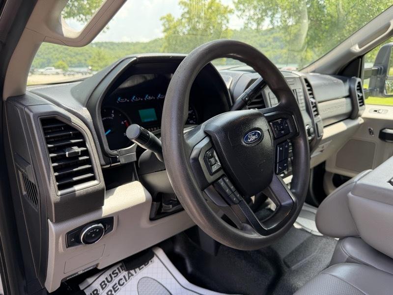 Ford F-350 SD XL Crew Cab Long Bed DRW 4WD 2018