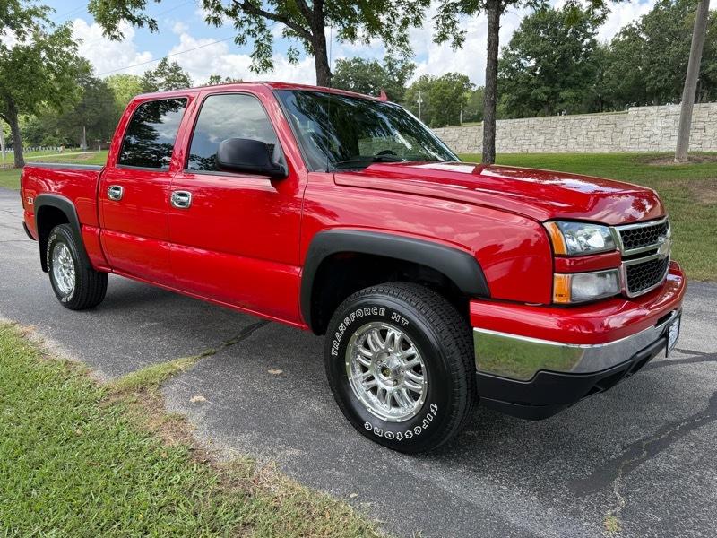 Chevrolet Silverado 1500 LS Crew Cab 4WD 2006
