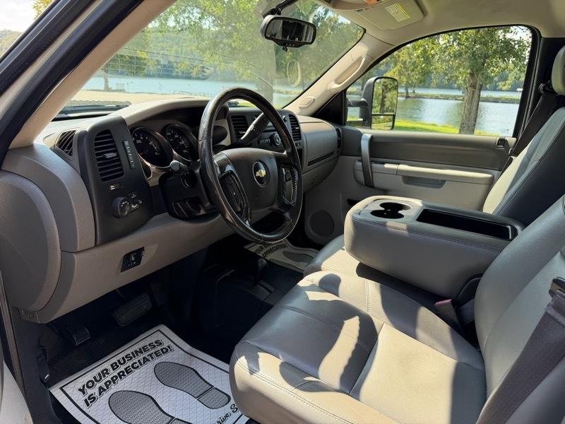Chevrolet Silverado 3500HD Work Truck Long Box 4WD 2013