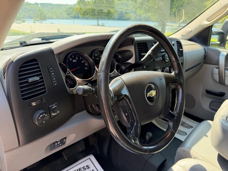 Chevrolet Silverado 3500HD Work Truck Long Box 4WD 2013