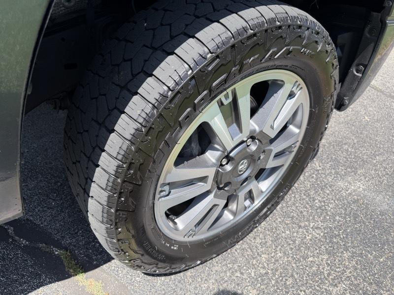 Toyota Tundra Limited CrewMax 5.7L 4WD 2008