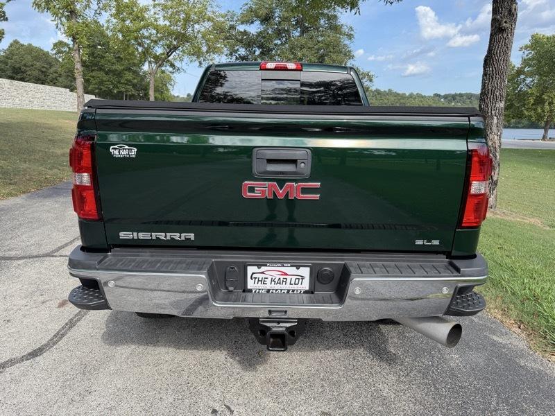 GMC Sierra 2500HD SLE Crew Cab 4WD 2015
