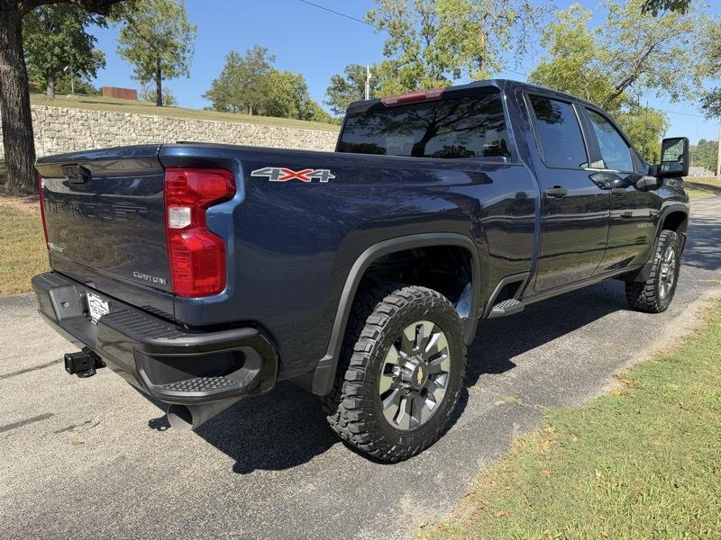 Chevrolet Silverado 2500HD Custom Crew Cab Short Box 4WD 2023
