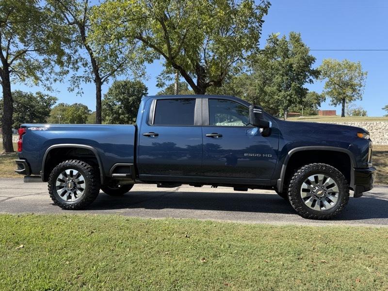 Chevrolet Silverado 2500HD Custom Crew Cab Short Box 4WD 2023