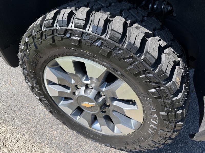 Chevrolet Silverado 2500HD Custom Crew Cab Short Box 4WD 2023