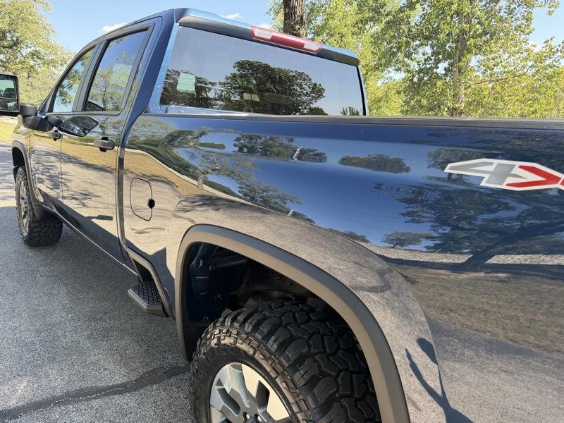 Chevrolet Silverado 2500HD Custom Crew Cab Short Box 4WD 2023