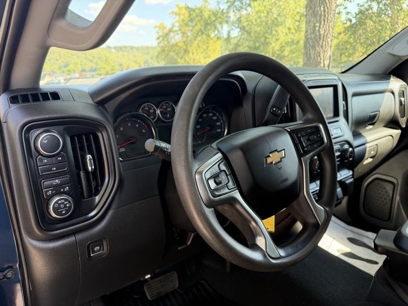 Chevrolet Silverado 2500HD Custom Crew Cab Short Box 4WD 2023