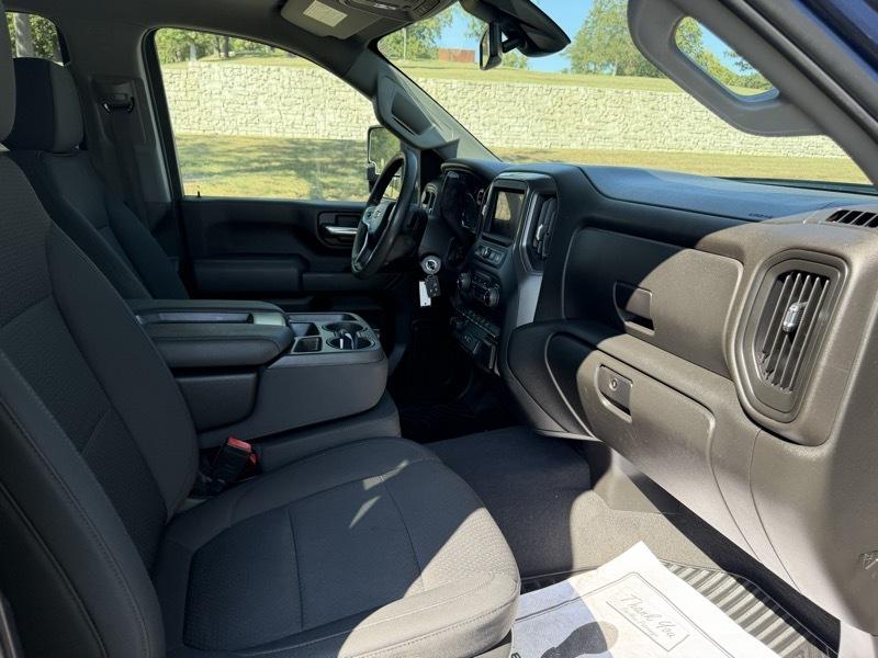 Chevrolet Silverado 2500HD Custom Crew Cab Short Box 4WD 2023