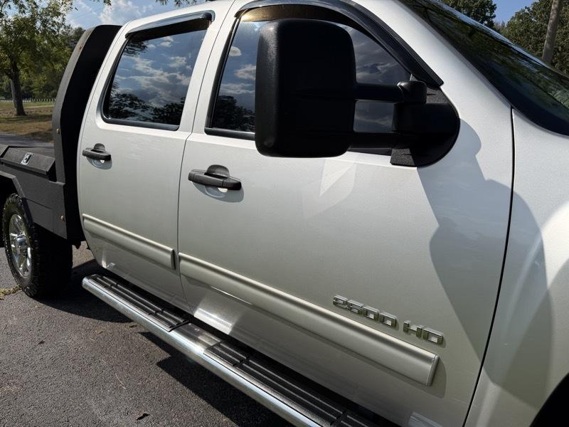 Chevrolet Silverado 2500HD LT Crew Cab 4WD 2011