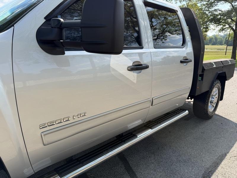 Chevrolet Silverado 2500HD LT Crew Cab 4WD 2011