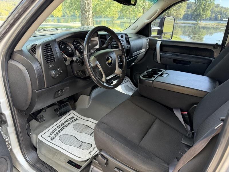 Chevrolet Silverado 2500HD LT Crew Cab 4WD 2011