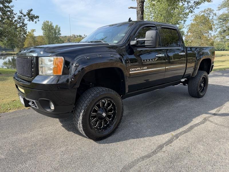 GMC Sierra 2500HD Denali Crew Cab 4WD 2014