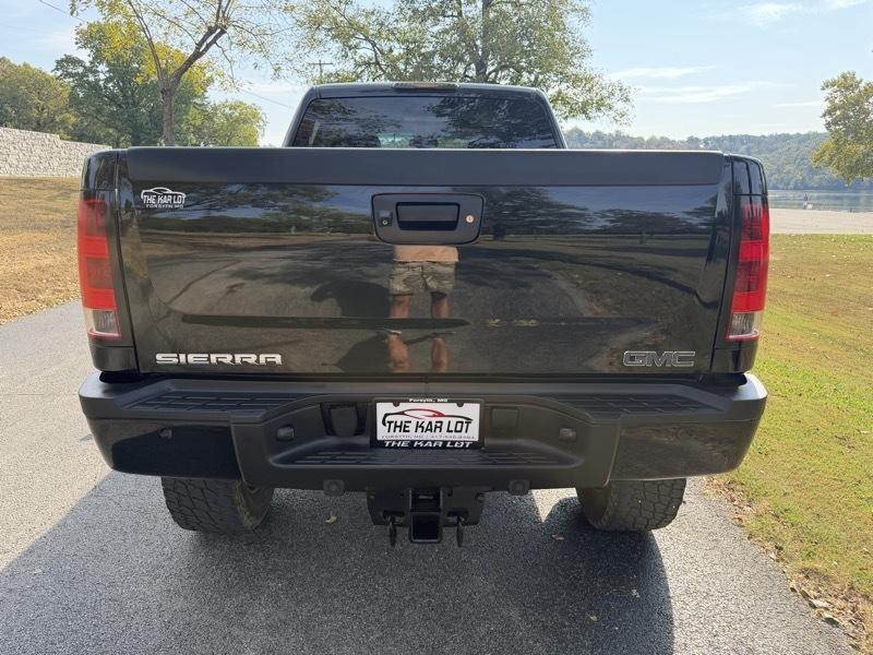 GMC Sierra 2500HD Denali Crew Cab 4WD 2014