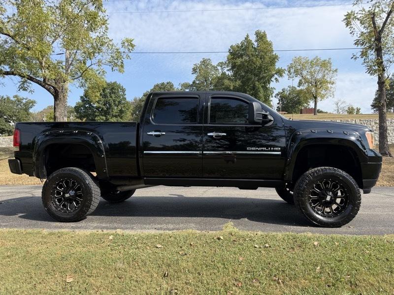 GMC Sierra 2500HD Denali Crew Cab 4WD 2014