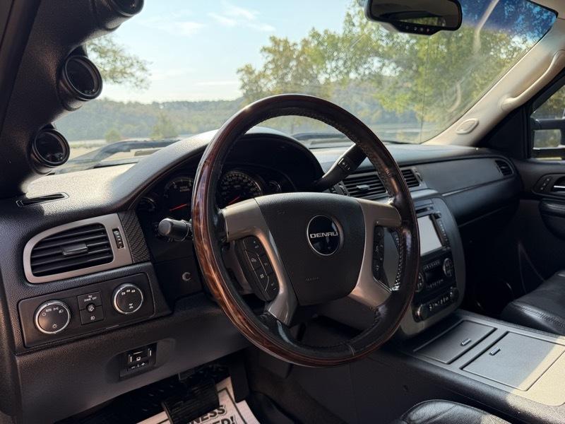 GMC Sierra 2500HD Denali Crew Cab 4WD 2014