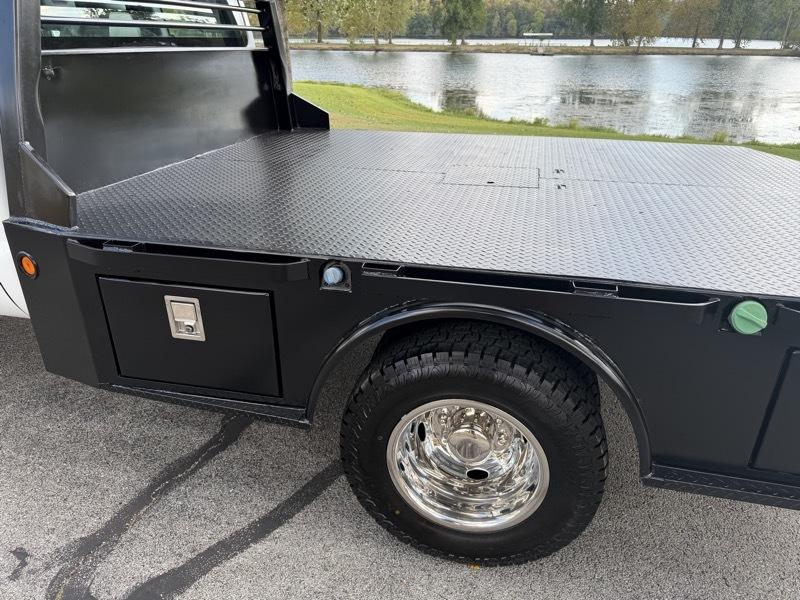 Ford F-350 SD XL SuperCab Long Bed DRW 4WD 2012