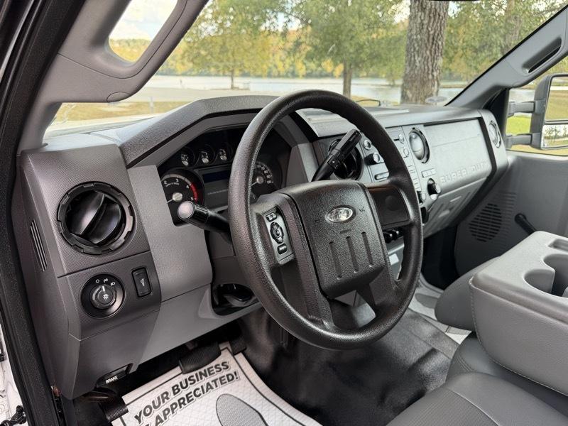 Ford F-350 SD XL SuperCab Long Bed DRW 4WD 2012