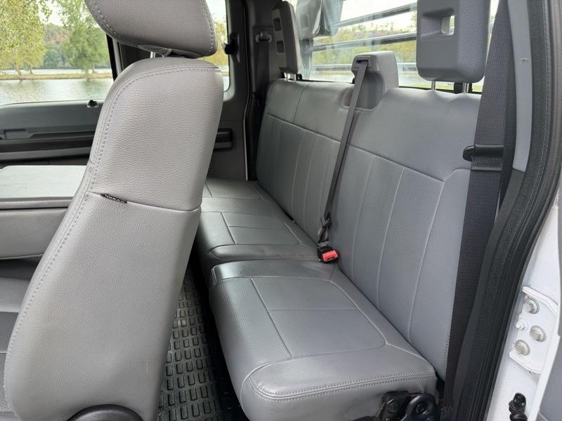 Ford F-350 SD XL SuperCab Long Bed DRW 4WD 2012