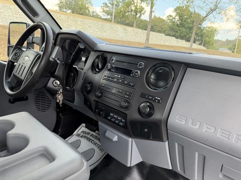 Ford F-350 SD XL SuperCab Long Bed DRW 4WD 2012