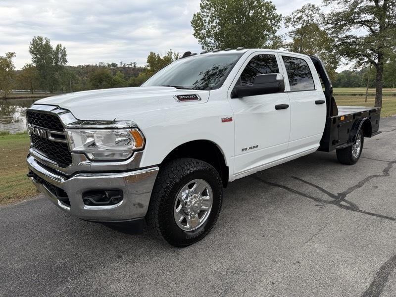 RAM 3500 Regular Cab Standard Weel Base 4WD 2022