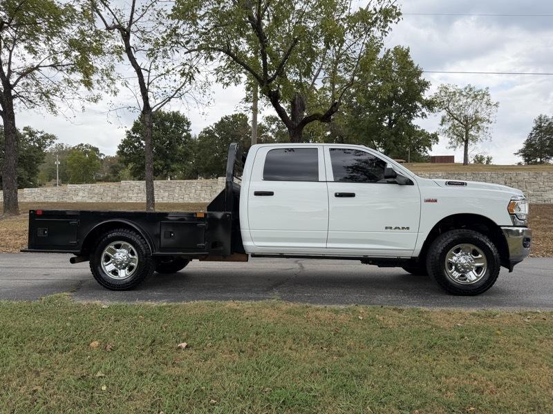 RAM 3500 Regular Cab Standard Weel Base 4WD 2022