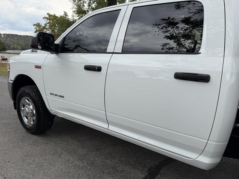 RAM 3500 Regular Cab Standard Weel Base 4WD 2022