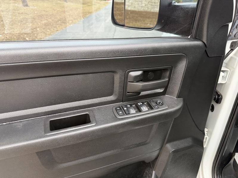 RAM 3500 Regular Cab Standard Weel Base 4WD 2022