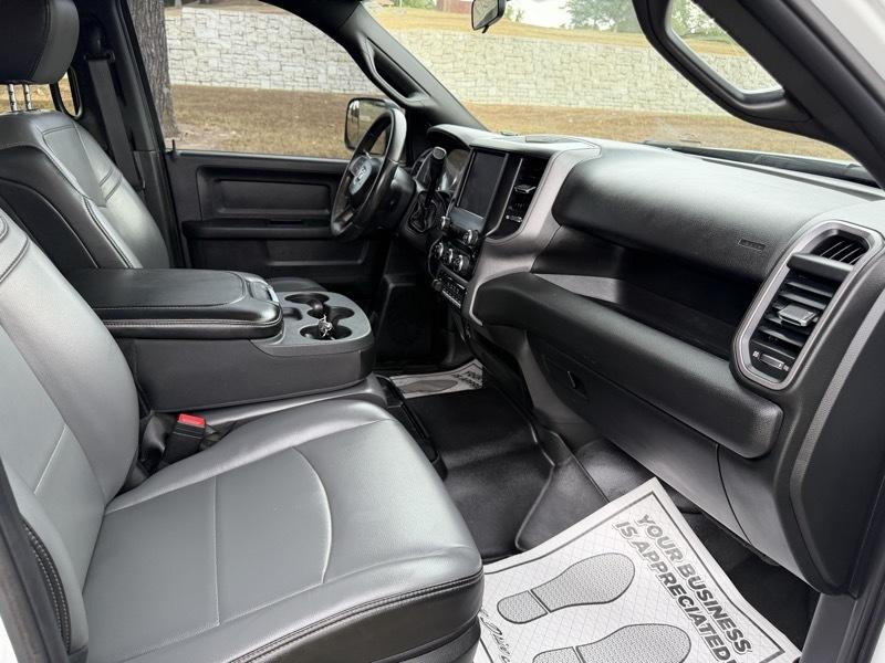 RAM 3500 Regular Cab Standard Weel Base 4WD 2022