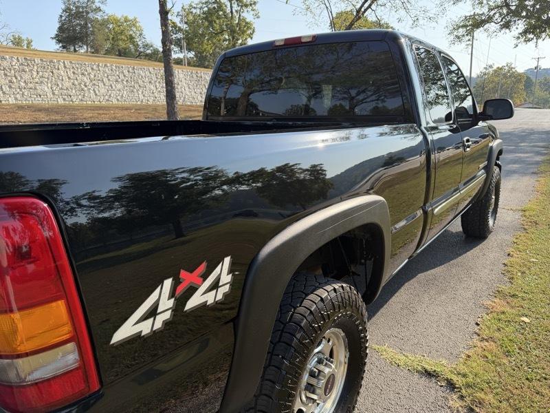 GMC Sierra 2500HD SLE Ext. Cab Short Bed 4WD 2003