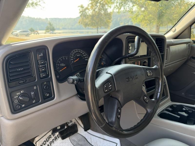GMC Sierra 2500HD SLE Ext. Cab Short Bed 4WD 2003
