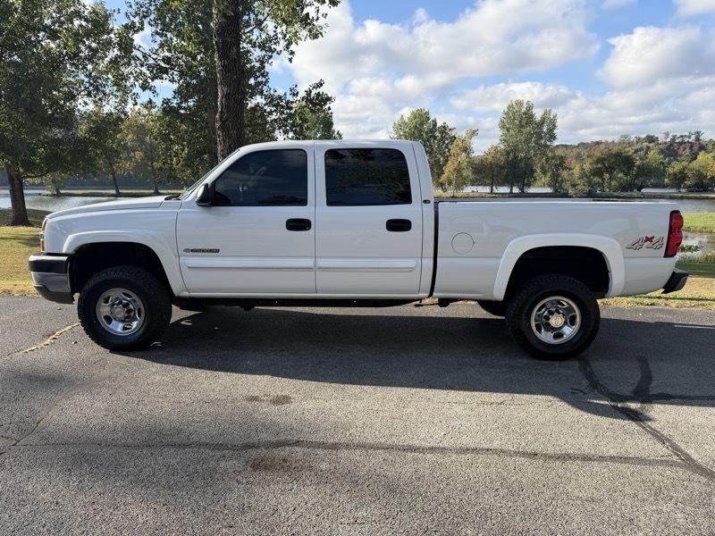 Chevrolet Silverado 2500HD LS Crew Cab Short Bed 4WD 2004