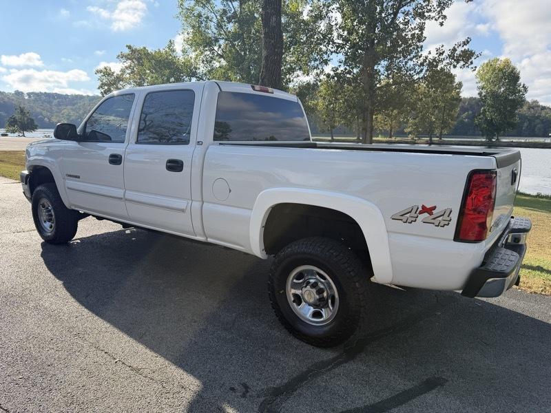 Chevrolet Silverado 2500HD LS Crew Cab Short Bed 4WD 2004