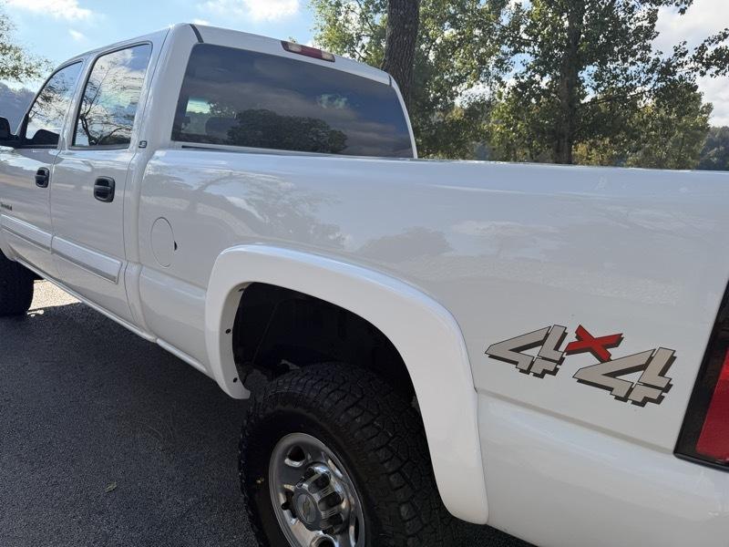 Chevrolet Silverado 2500HD LS Crew Cab Short Bed 4WD 2004